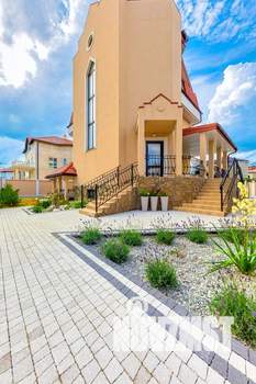 3-к квартира, посуточно, 90м2, 1/3 этаж