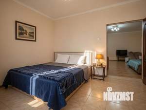 1-к квартира, посуточно, 60м2, 1/2 этаж