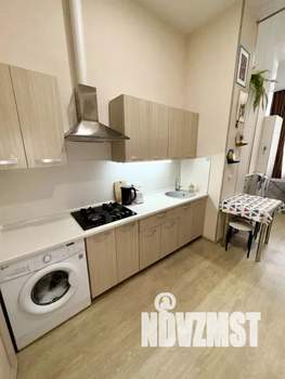 Студия квартира, посуточно, 27м2, 1/6 этаж