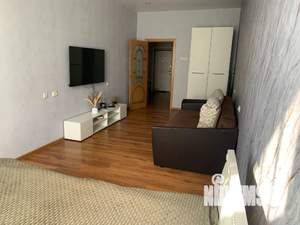 1-к квартира, посуточно, 52м2, 1/10 этаж