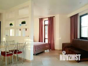 Студия квартира, посуточно, 43м2, 1/3 этаж