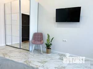 Студия квартира, посуточно, 38м2, 4/5 этаж