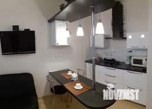 Студия квартира, посуточно, 42м2, 1/9 этаж