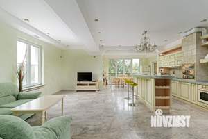 4-к квартира, на длительный срок, 201м2, 4/5 этаж