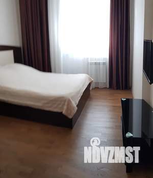 1-к квартира, посуточно, 42м2, 3/10 этаж