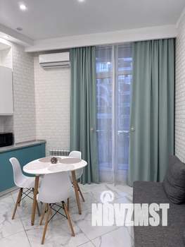 Студия квартира, посуточно, 34м2, 1/5 этаж