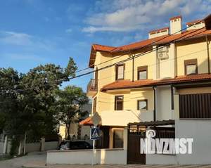 Студия квартира, посуточно, 43м2, 1/3 этаж