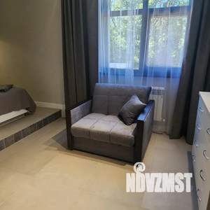 Студия квартира, посуточно, 35м2, 1/3 этаж