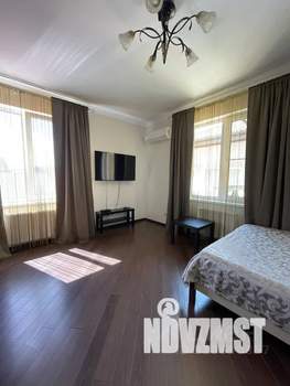 Студия квартира, посуточно, 40м2, 3/3 этаж