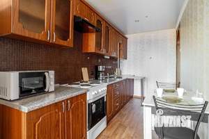 1-к квартира, посуточно, 48м2, 7/10 этаж
