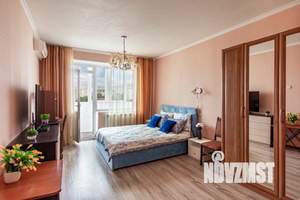 2-к квартира, посуточно, 42м2, 1/1 этаж