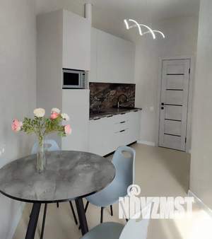 Студия квартира, посуточно, 38м2, 1/5 этаж