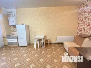 Студия квартира, посуточно, 35м2, 1/10 этаж