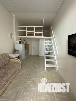Студия квартира, посуточно, 35м2, 1/7 этаж
