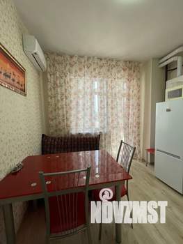 1-к квартира, посуточно, 42м2, 3/6 этаж