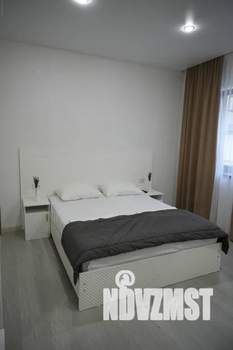 1-к квартира, посуточно, 40м2, 1/3 этаж