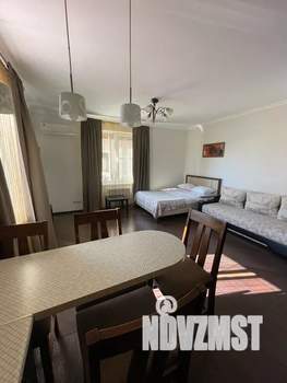 Студия квартира, посуточно, 40м2, 3/3 этаж