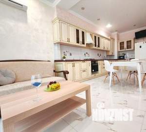 1-к квартира, посуточно, 61м2, 1/1 этаж