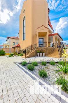 3-к квартира, посуточно, 90м2, 1/3 этаж