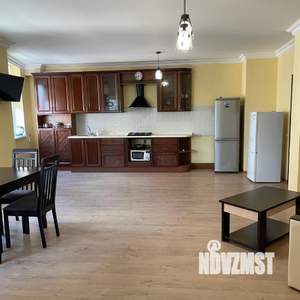 3-к квартира, на длительный срок, 110м2, 4/10 этаж