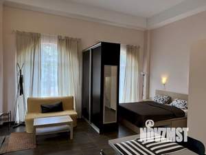 Студия квартира, посуточно, 40м2, 1/4 этаж