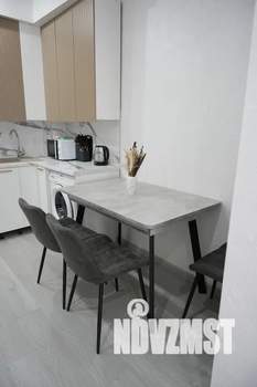 Студия квартира, посуточно, 40м2, 2/3 этаж