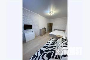 1-к квартира, посуточно, 42м2, 1/6 этаж