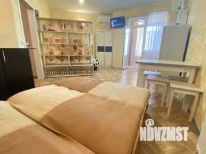 Студия квартира, посуточно, 35м2, 1/10 этаж