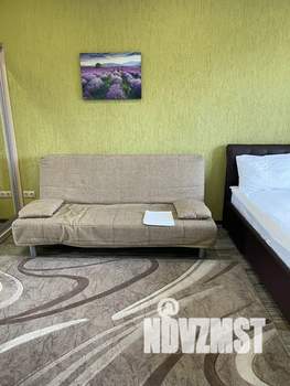 Студия квартира, посуточно, 36м2, 3/10 этаж