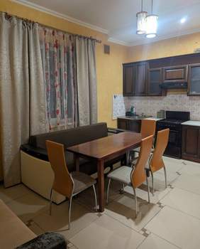 Студия квартира, на длительный срок, 100м2, 1/3 этаж