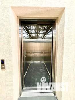 1-к квартира, посуточно, 50м2, 3/8 этаж