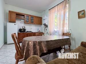 3-к квартира, посуточно, 100м2, 1/2 этаж