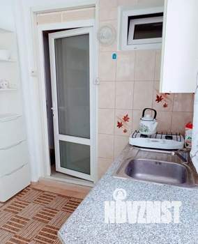 1-к квартира, посуточно, 27м2, 1/2 этаж