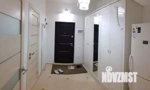 Студия квартира, посуточно, 42м2, 1/9 этаж