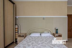 Студия квартира, посуточно, 30м2, 1/3 этаж