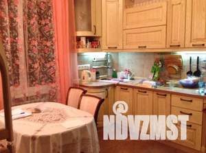 2-к квартира, вторичка, 69м2, 1/3 этаж