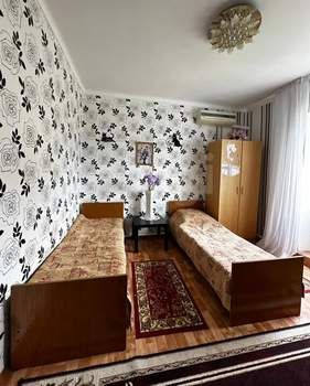 3-к квартира, вторичка, 85м2, 1/1 этаж