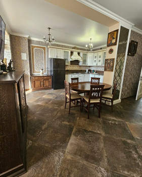 3-к квартира, вторичка, 100м2, 1/8 этаж