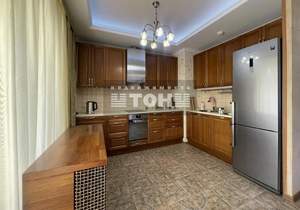 4-к квартира, вторичка, 210м2, 2/6 этаж