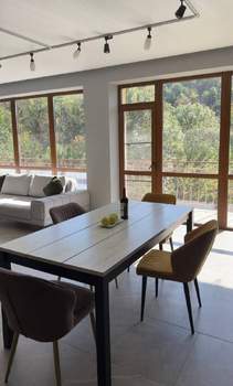 3-к квартира, вторичка, 140м2, 1/4 этаж