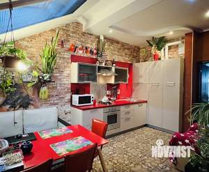 2-к квартира, вторичка, 65м2, 4/4 этаж