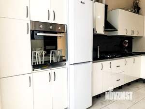 2-к квартира, вторичка, 63м2, 1/6 этаж