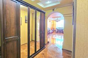 4-к квартира, вторичка, 113м2, 2/10 этаж