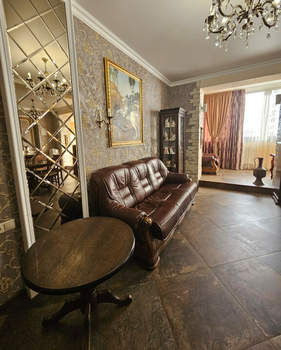 3-к квартира, вторичка, 100м2, 1/8 этаж