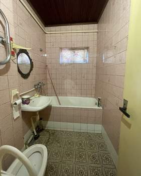 2-к квартира, вторичка, 42м2, 1/1 этаж