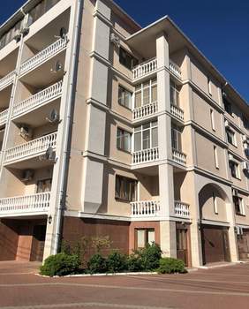 4-к квартира, вторичка, 145м2, 3/4 этаж