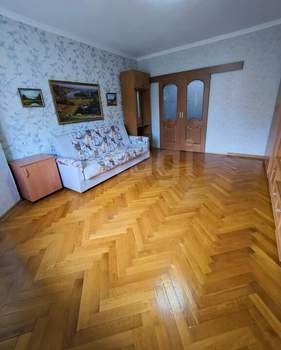 2-к квартира, вторичка, 65м2, 1/10 этаж