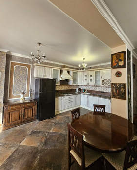 3-к квартира, вторичка, 100м2, 1/8 этаж
