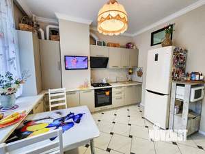 2-к квартира, вторичка, 72м2, 1/5 этаж