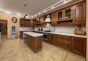 3-к квартира, вторичка, 145м2, 2/6 этаж